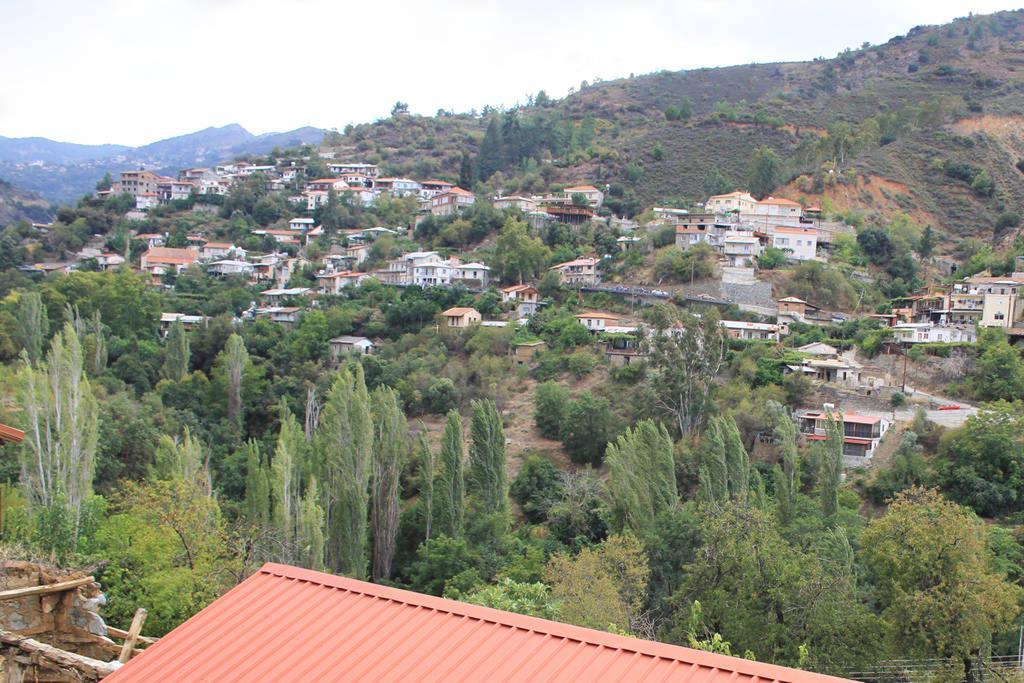 Maison d'hôtes I Plateia à Kalopanagiotis Chambre photo